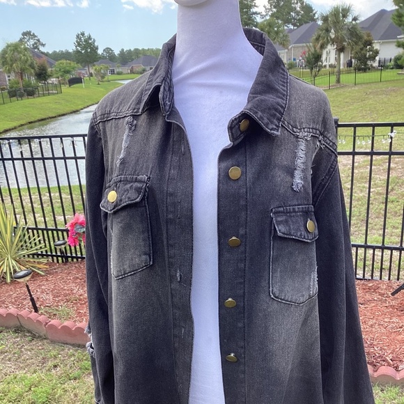 GRAPHIC FISH DISTRESSED RIP DENIM JACKET ( Size: XXL) - Picture 4 of 6